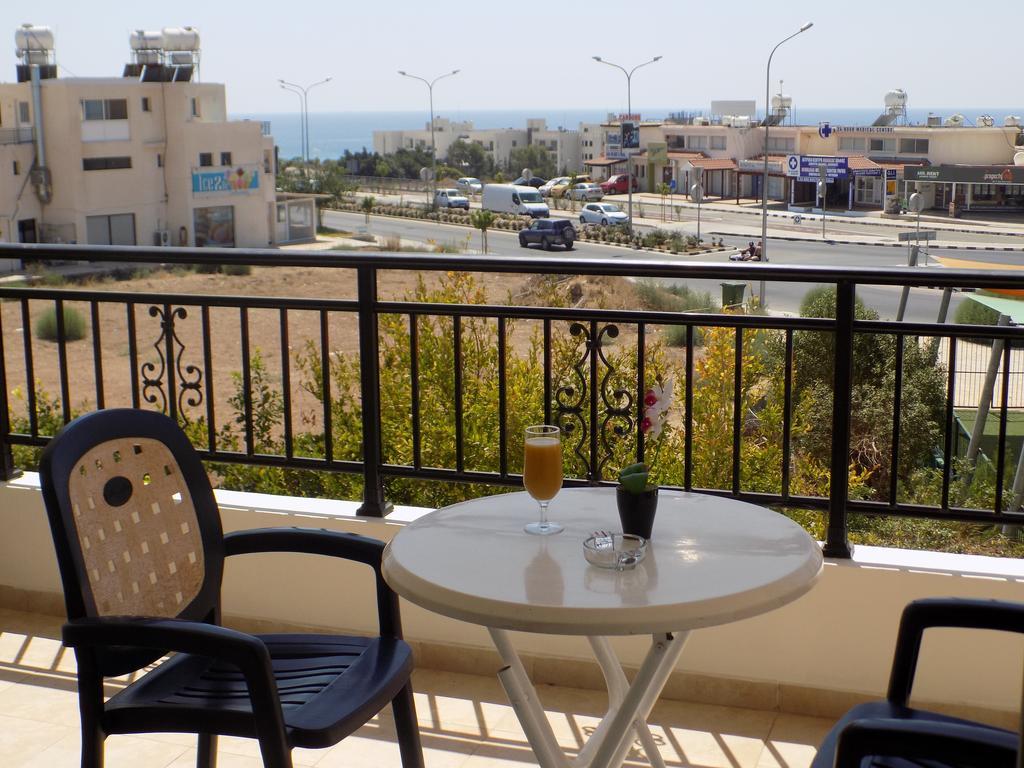Kyriakos Court Paphos Exterior foto